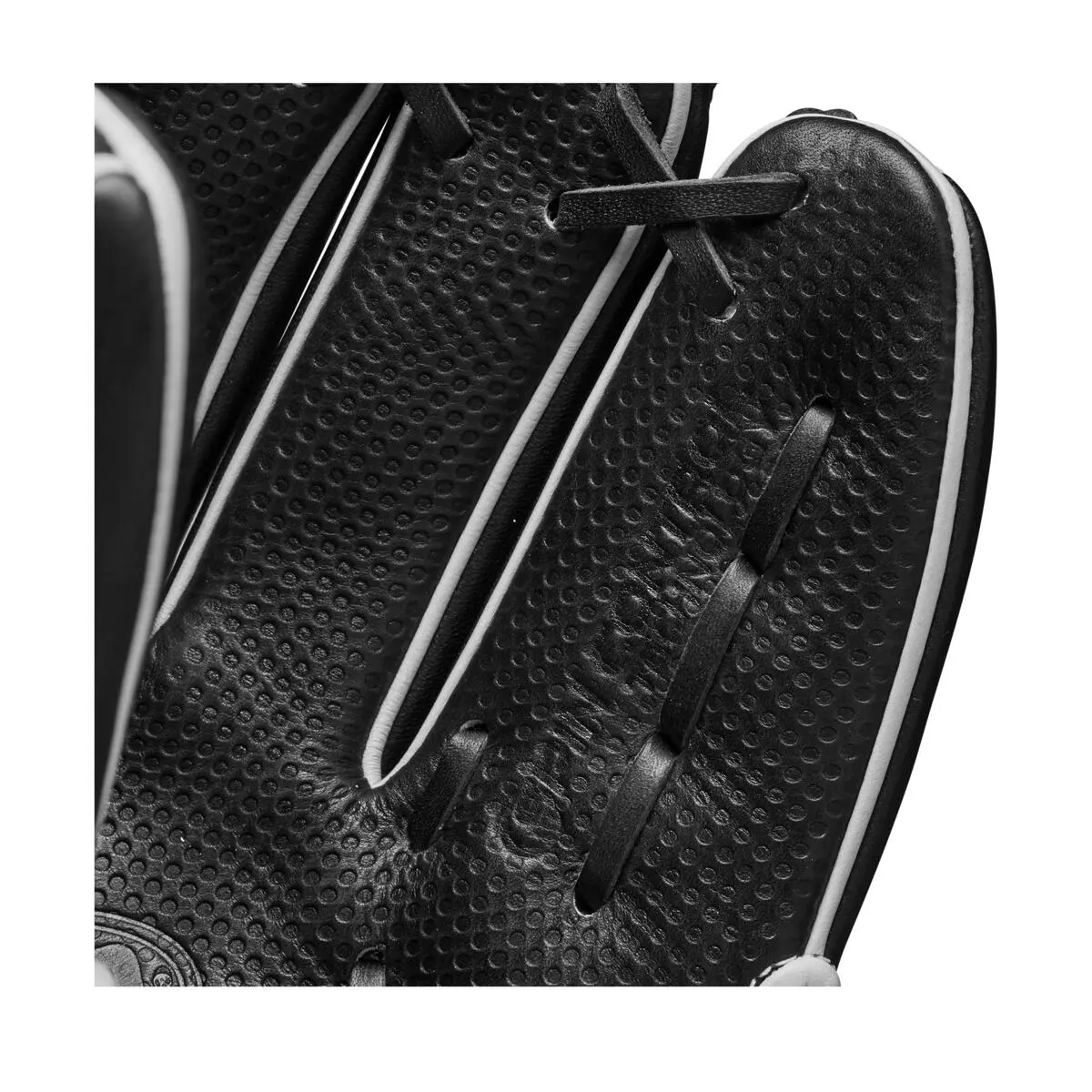 Wilson A2000 SC1786 11.5" Baseball Glove: WBW100985115 - Image 8